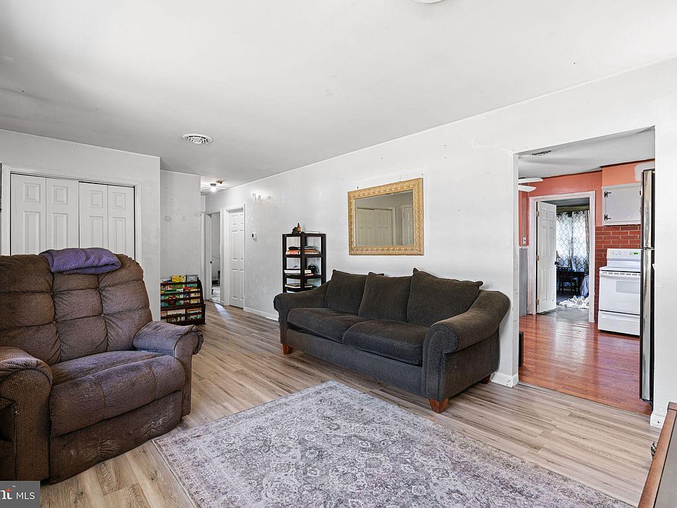 413 Hickory Ln, Mount Laurel, NJ 08054 | Zillow