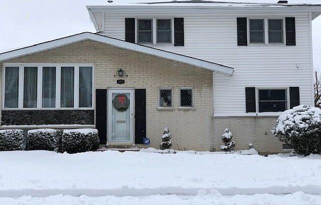 1st image of 466 N 7th Ave