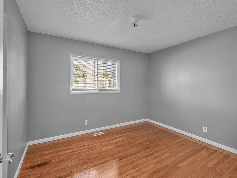2423 S Wakefield Dr — Photo 3