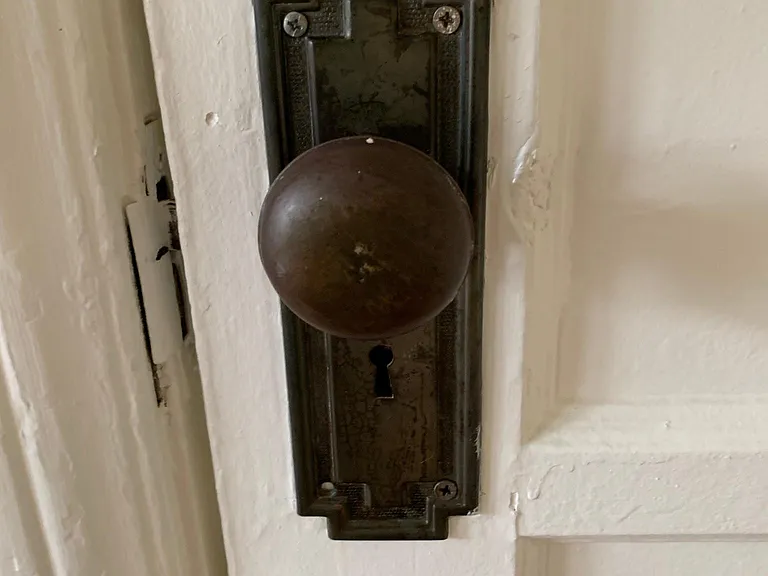 VINTAGE HARDWARE