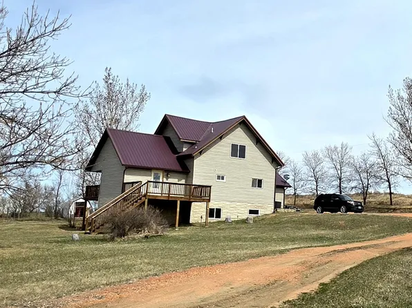 21 Sunrise Estates Rd, Watford City, ND 58854