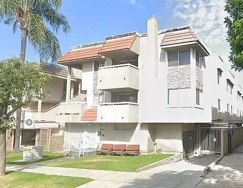 1055 E Spazier Ave #J Photo 1