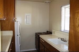 3rd image of 1906 N Marianna Ave APT 302