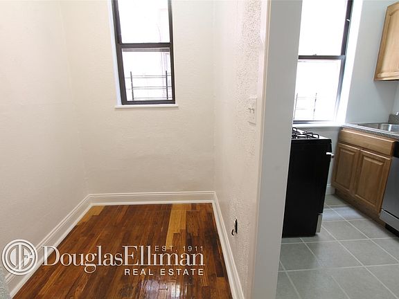 3rd image of 4826 47th St #1C