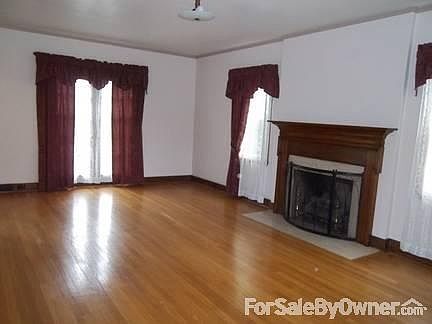 Living room with gas fireplace