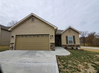 614 Porter Ridge Rd, Kearney, MO 64060