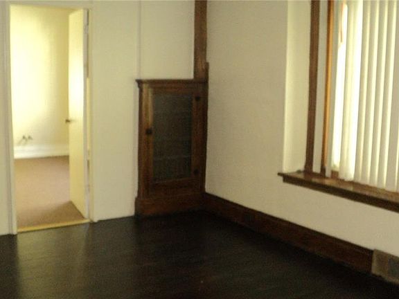 4th image of 920 Kensington Ave