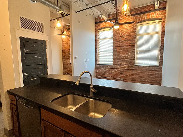 210 N Walnut St #11 — Photo 2