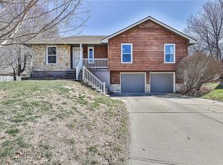 1100 SW Breckenridge Ct, Blue Springs, MO 64015