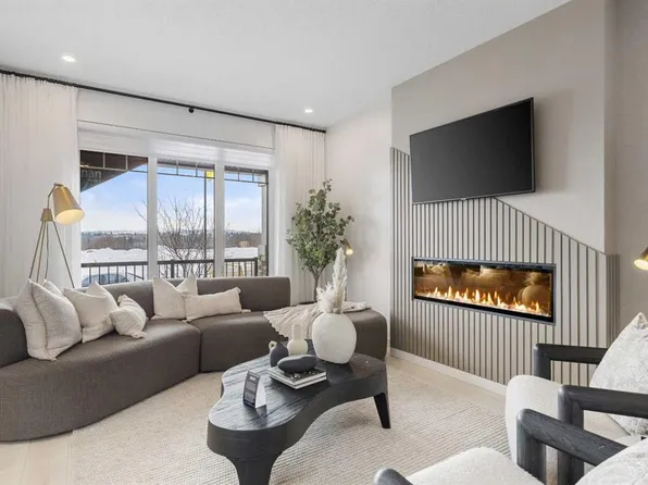 536 SW Legacy Cir SE, Calgary, AB T2X 0W8