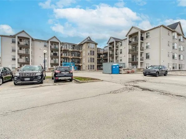 1411 Walkers Line #302, Burlington, ON L7M 4P5