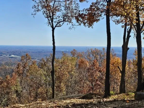 225 Lost Trail Dr, Landrum, SC 29356