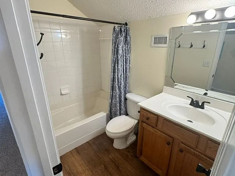 712 Denise Dr — Photo 35
