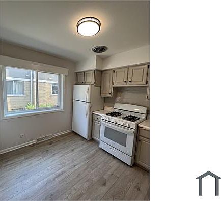 4th image of 610 S Milwaukee Ave APT C