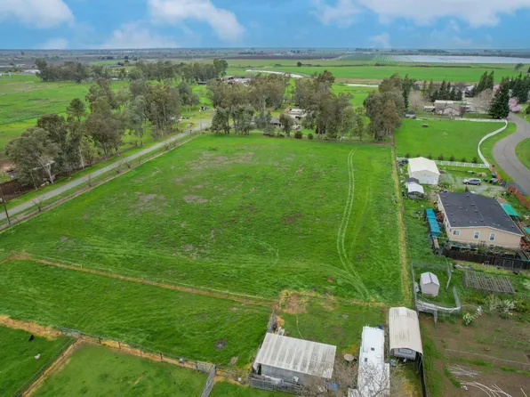 10635 Twin Cities Rd, Galt, CA 95632