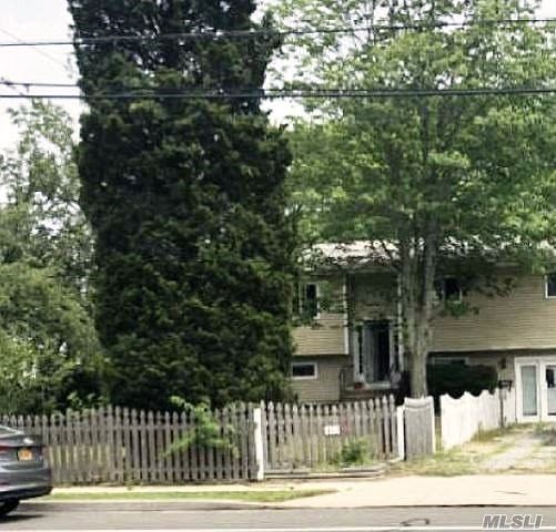 1st image of 453 Montauk Hwy