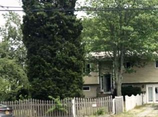 453 Montauk Hwy, West Sayville, NY 11796