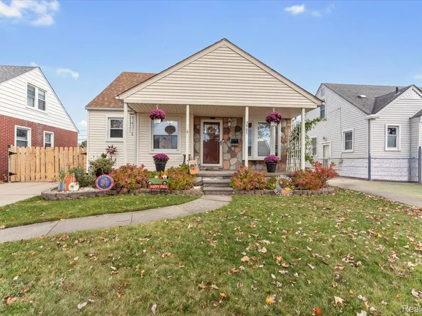 3905 15th St, Wyandotte, MI 48192