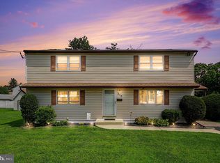 215 Maple St, Warminster, PA 18974