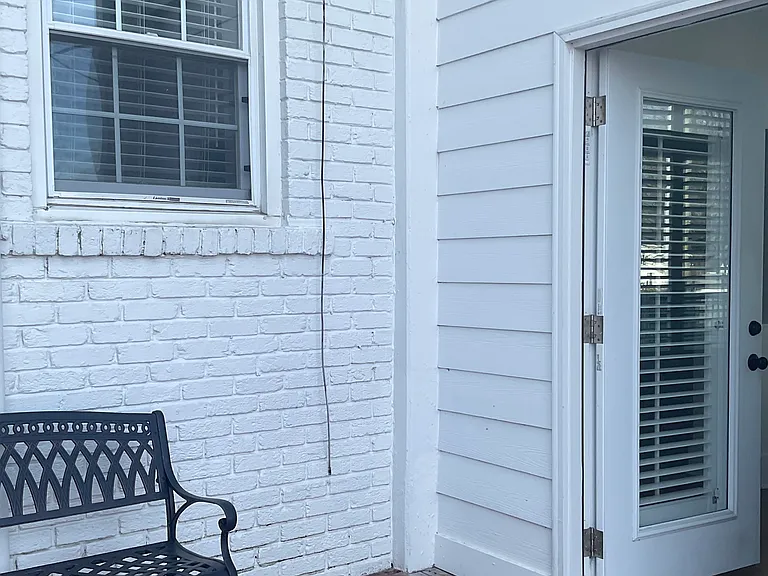 2501 Roswell Ave #105 — Photo 10
