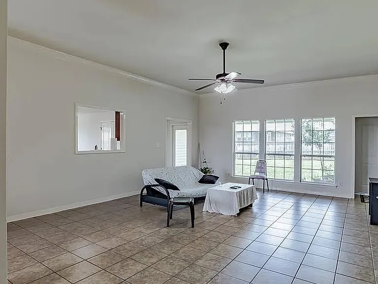 1375 Selby Phillips Dr — Photo 7