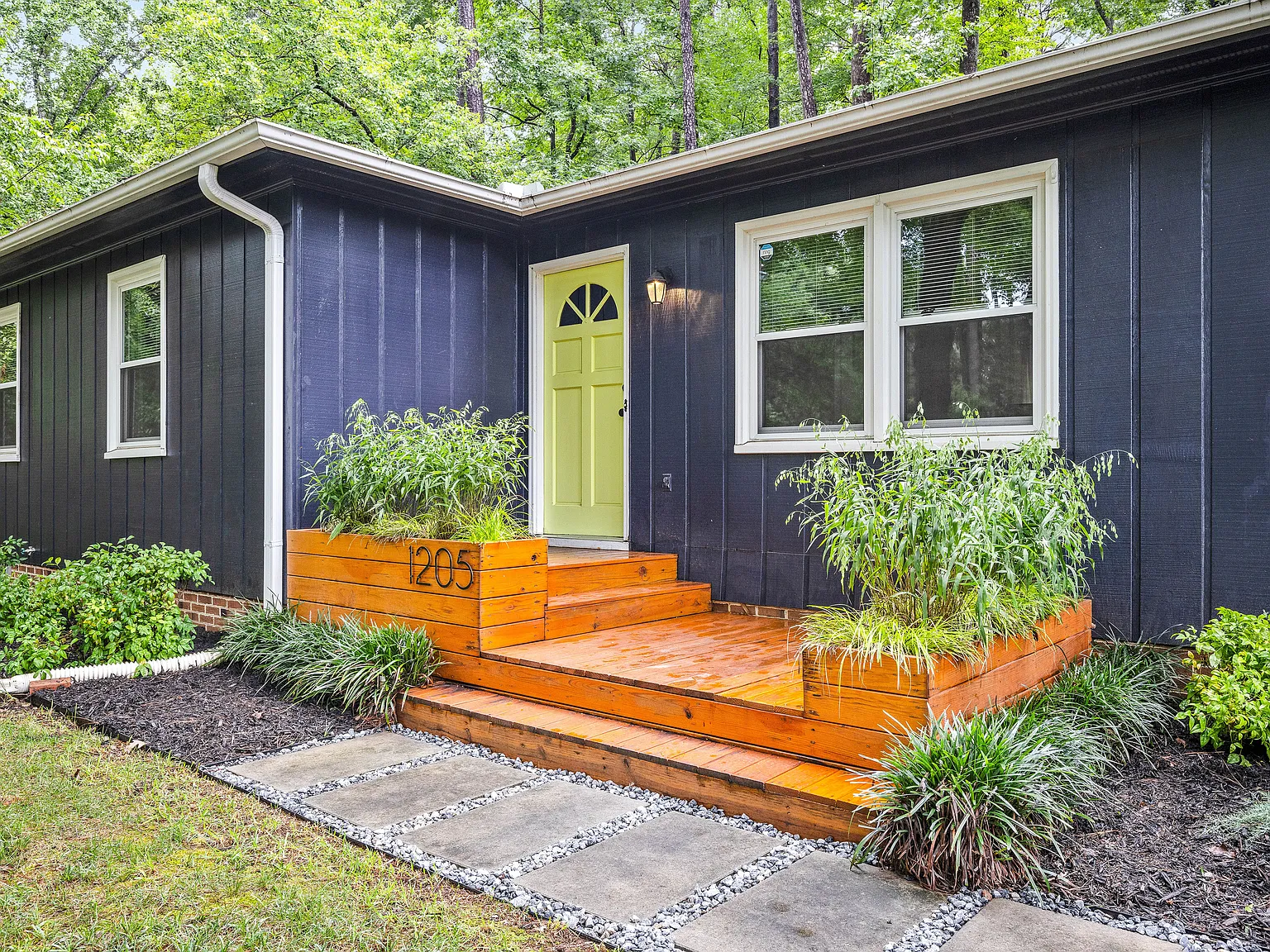 1205 Keith Dr — Photo 2