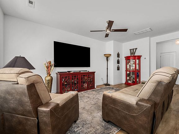 5th image of 2656 Lakevilla Dr #20