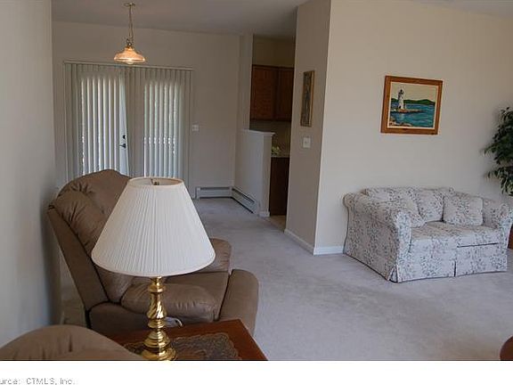 4th image of 6 Maxwell Dr