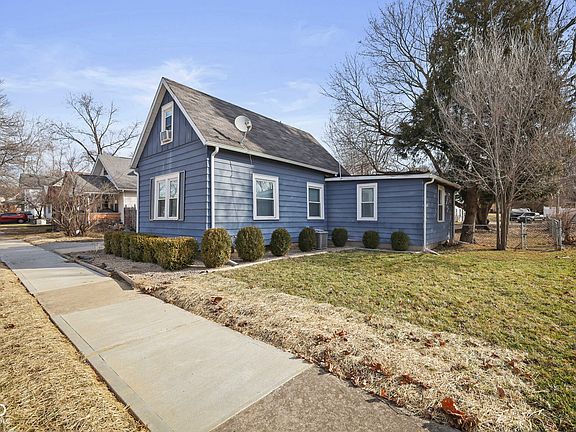 3rd image of 914 Chestnut St