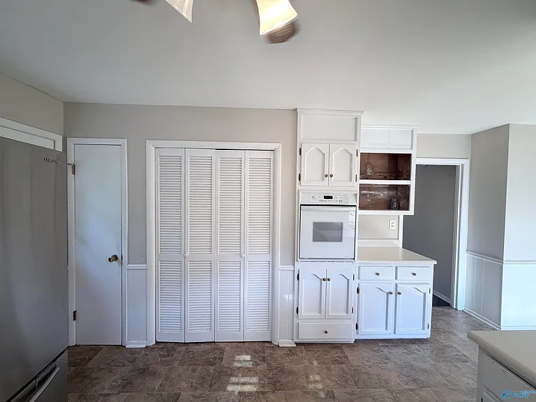 8711 Edgehill Dr SE — Photo 9