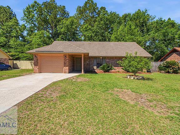 2nd image of 715 Little John Dr