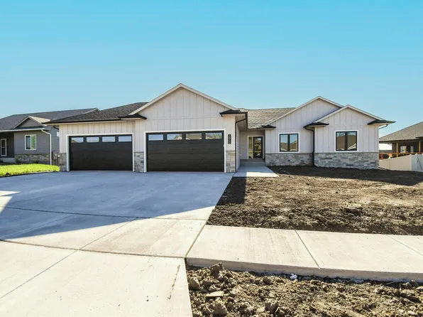 1612 N Notley Ct, Sioux Falls, SD 57110