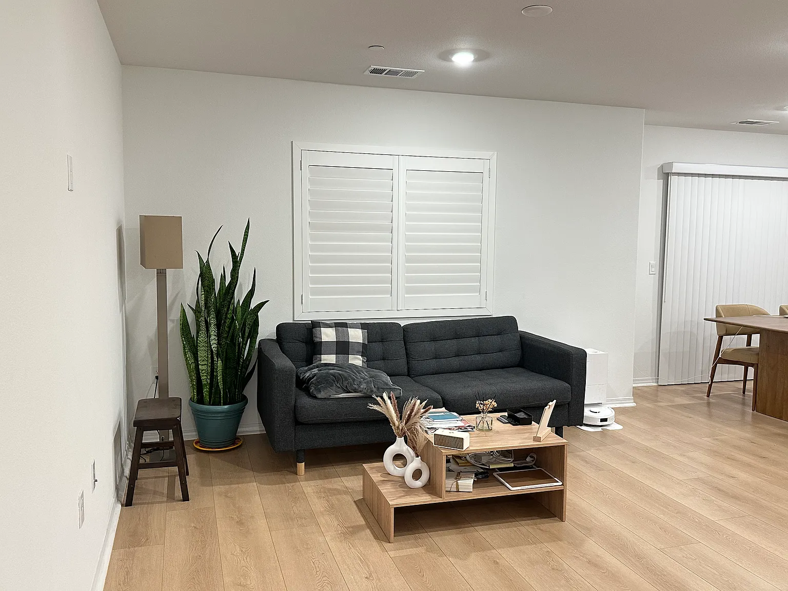 3 bed, 2.5 bath, 1410 sqft, $3,190 — Photo 4