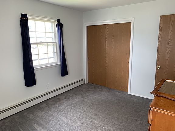 4th image of 59 Zeeland Dr