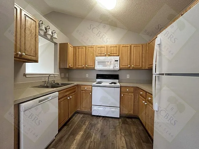 352 White Gables Dr — Photo 3
