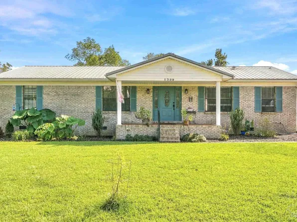 1709 Crest Ln, Molino, FL 32577