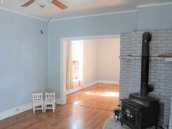 3rd image of 1420 Valley Ave