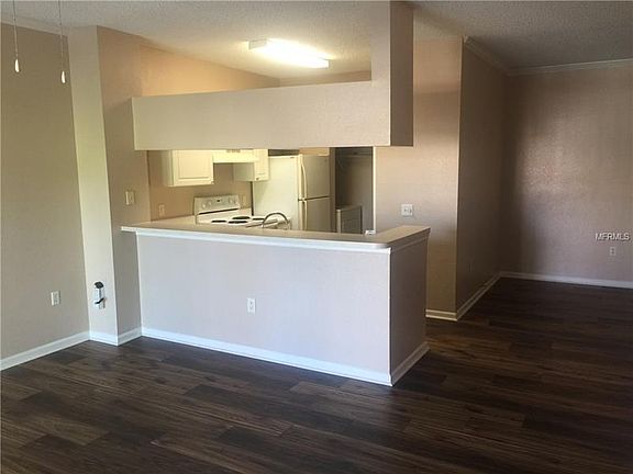 2nd image of 823 Arbor Lakes Cir