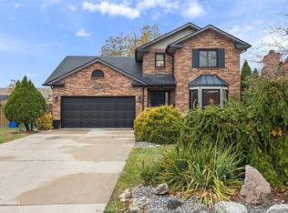 509 Dresden Pl, Tecumseh, ON N8N 4B1