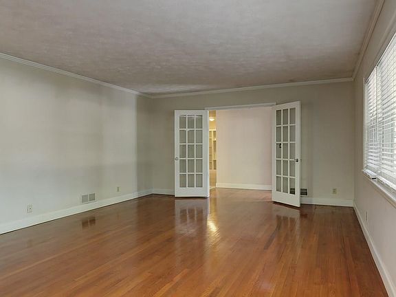 5th image of 1920 Wynridge Dr SE