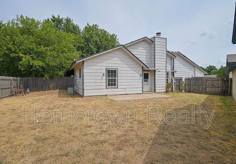 2000 Twisted Oak Cir — Photo 21