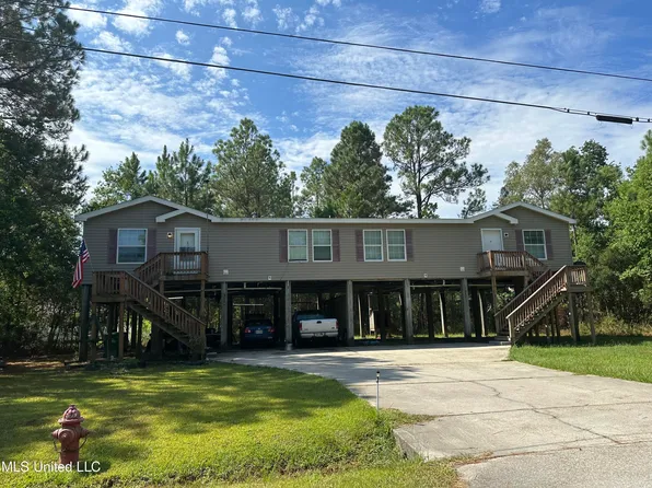 6055 E Pike St #6057, Bay Saint Louis, MS 39520