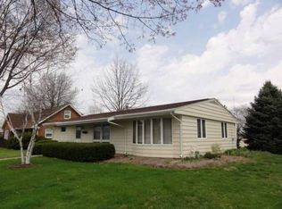 831 4th St SW, New Philadelphia, OH 44663