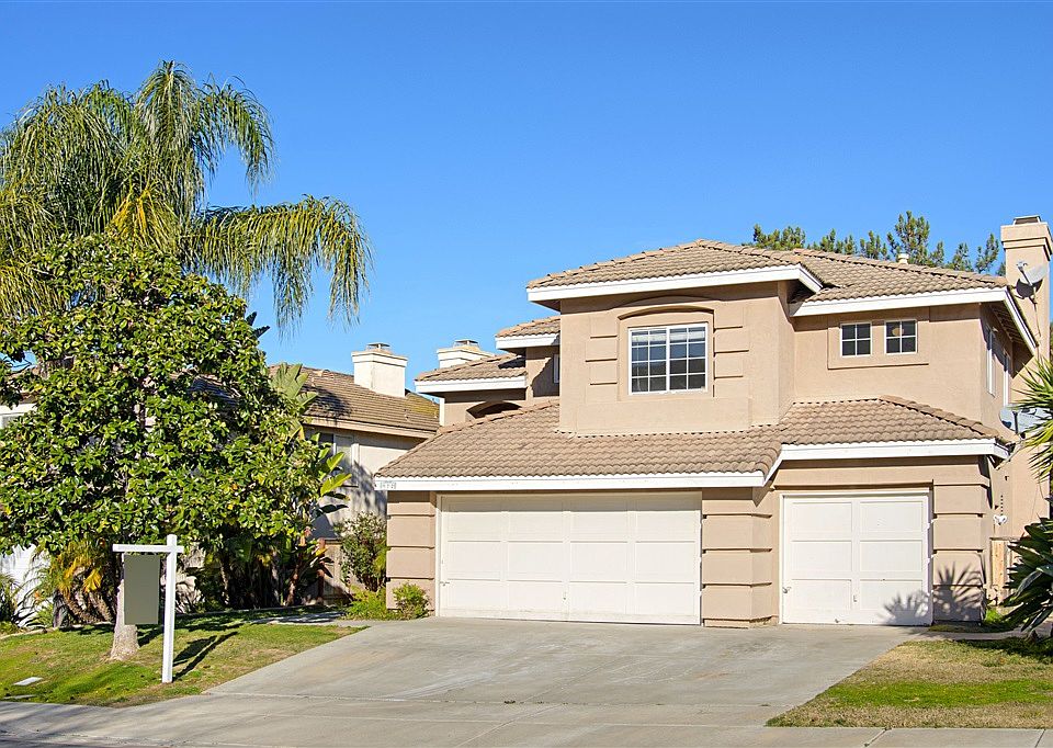 1st image of 972 Honeysuckle Dr