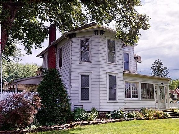 3rd image of 126 E Main St