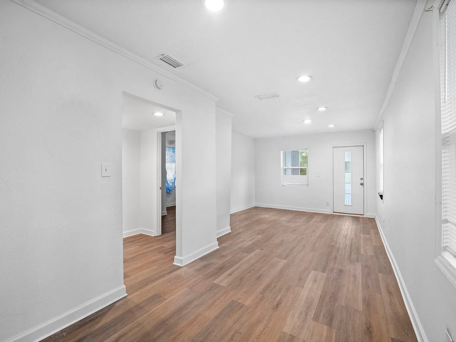 2 bed, 923 sqft, $1,275 — Photo 3