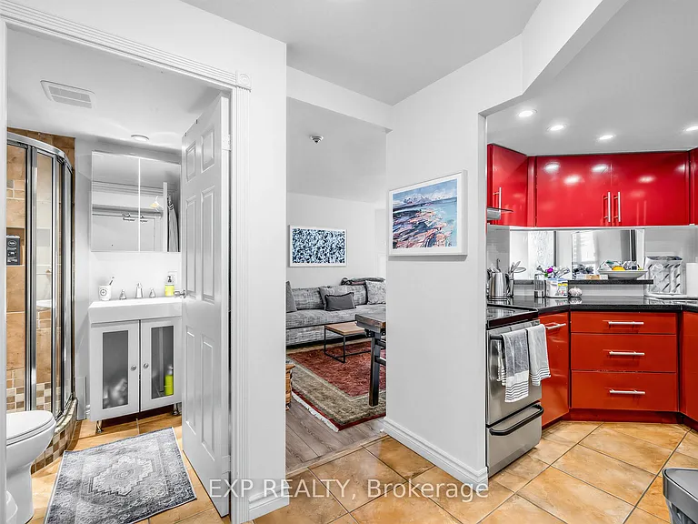 77 Maitland Pl #1127 — Photo 3
