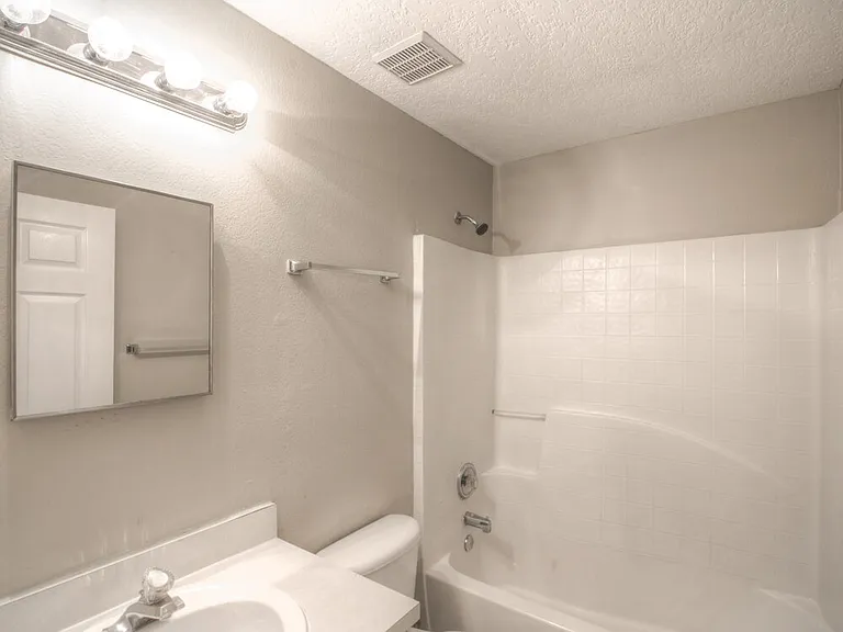12916 Los Alamitos Court — Photo 10