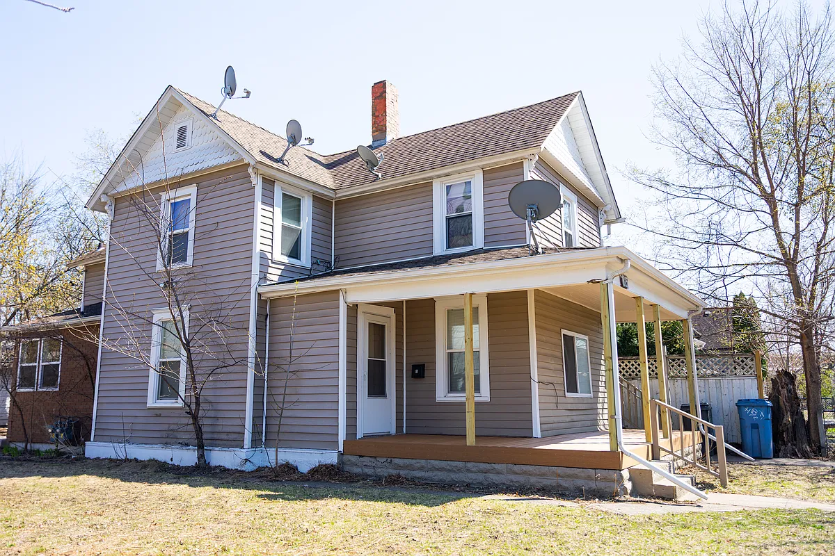 Building Photo - 1825 Jackson St NE #1