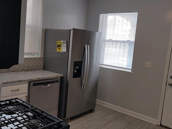5th image of 535 E 46th Pl #1E